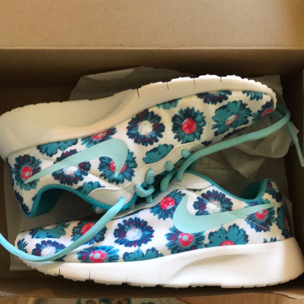 Nike tanjun print